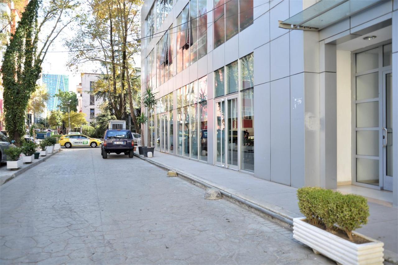 Haris Apartments Тирана Экстерьер фото